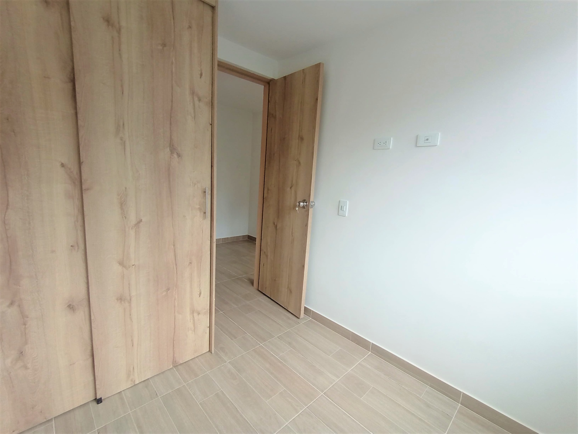 Apartamentos en Arriendo, Bello,  - Valadares